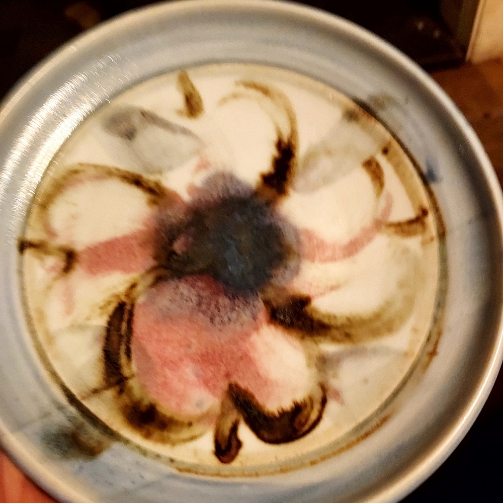 Pottery plate